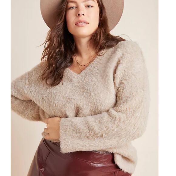 Anthropologie Minimalist Cozy Fuzzy Simone Teddy Tan Wool Alpaca Boxy Sweater M‎ - Picture 1 of 9